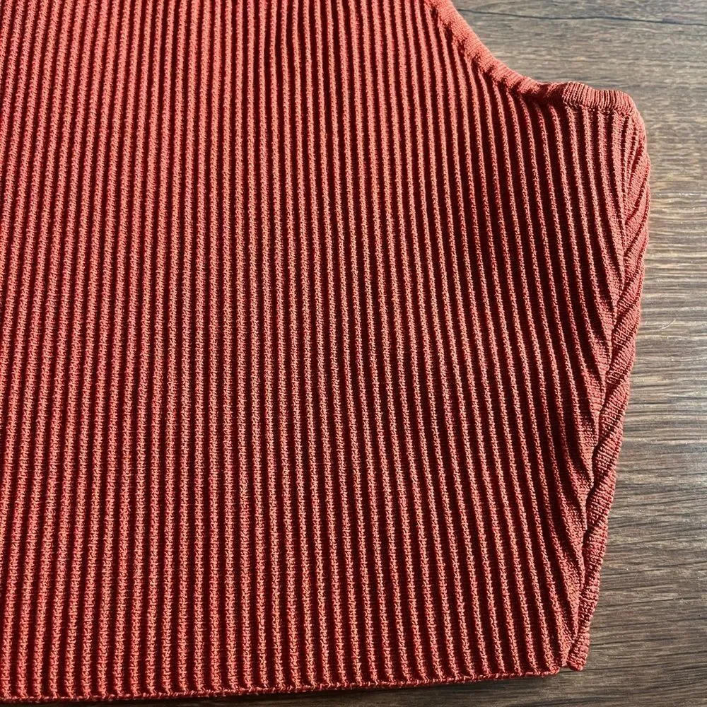 NWT Babaton SCULPT KNIT RACER CROPPED TANK - Picture 5 of 5